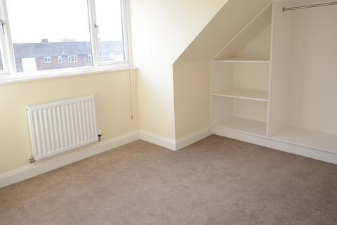 3 bedroom flat to rent, Yorktown Road