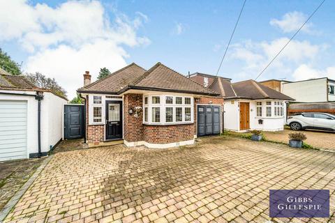 2 bedroom bungalow to rent, Farm Avenue, Harrow, HA2 7LS