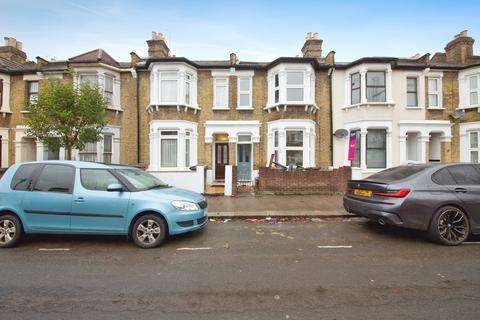 4 bedroom terraced house to rent, Ashville Road, Leyton