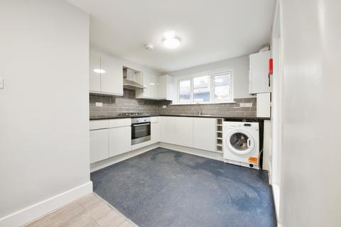 4 bedroom terraced house to rent, Ashville Road, Leyton