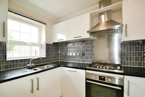 3 bedroom property to rent, Buckingham MK18