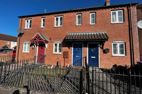 2 bedroom terraced house to rent, King Street, Kirton