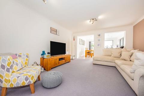 2 bedroom terraced house to rent, Deeprose Close, Guildford