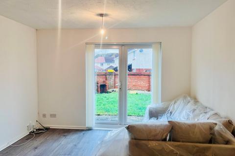 2 bedroom end of terrace house to rent, Knottgrass Road, Locks Heath, Southampton