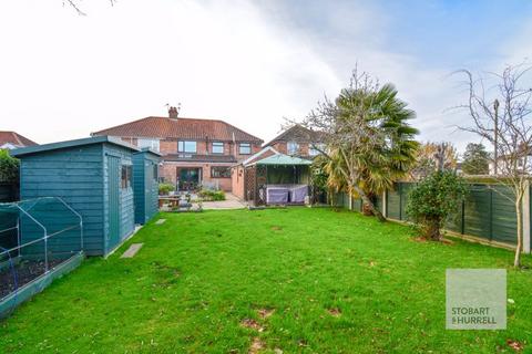 4 bedroom detached house for sale, Furze Road, Norwich NR7