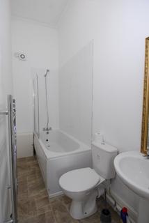 1 bedroom apartment to rent, 154 North Road East, F3