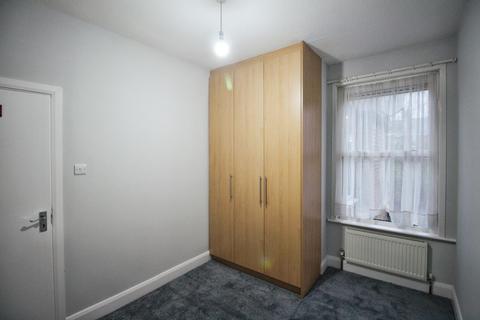 1 bedroom flat to rent, Churchill Road, London, NW2