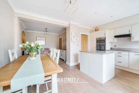 129 Stanley Road, Hornchurch, RM12 4JP