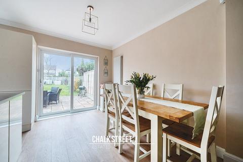 129 Stanley Road, Hornchurch, RM12 4JP