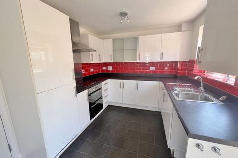 4 bedroom semi-detached house to rent, Great Western Street, Frome