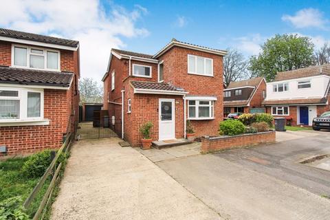 4 bedroom detached house for sale, Ringwood Close, Bedford MK42