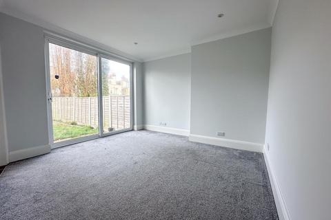 3 bedroom end of terrace house to rent, Ronald Park Avenue, Westcliff-On-Sea SS0