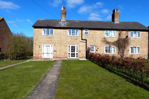 2 bedroom terraced house to rent, Meltonby