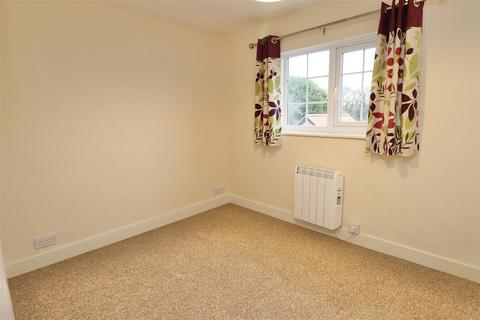 2 bedroom terraced house to rent, Meltonby