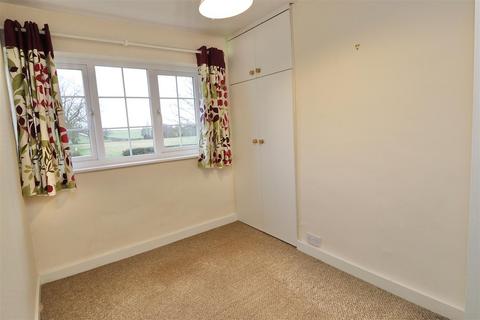 2 bedroom terraced house to rent, Meltonby