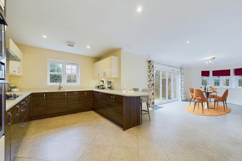 5 bedroom detached house for sale, Lockwood View, Upton, CH2