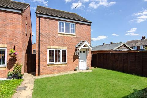 3 bedroom detached house to rent, Gorsey Close, Rugeley WS15