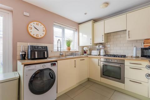 3 bedroom terraced house for sale, Portland Drive, Barry, Barry