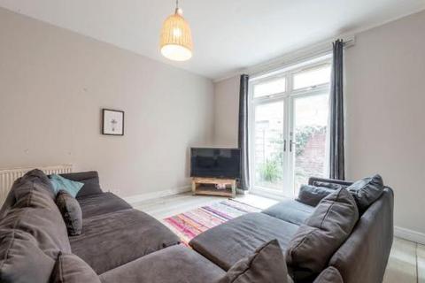 8 bedroom end of terrace house to rent, Edenhall Avenue, Fallowfield, Manchester, M19 2BG