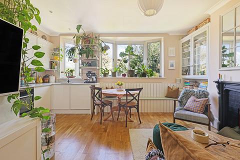 12b Hornsey Lane Gardens, London, N6 5PB