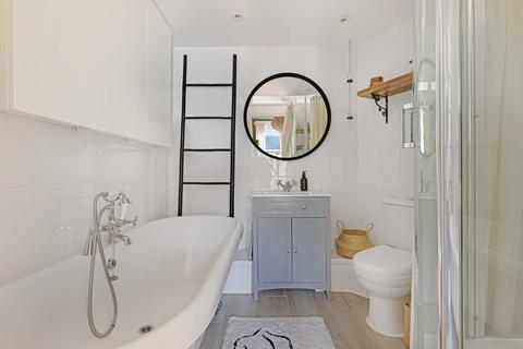 12b Hornsey Lane Gardens, London, N6 5PB