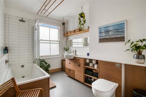 122 Hewitt Avenue, London, N22 6QE