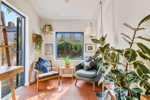 122 Hewitt Avenue, London, N22 6QE