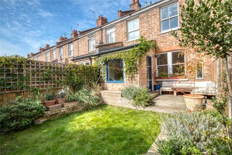 122 Hewitt Avenue, London, N22 6QE