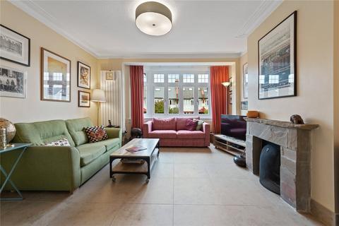 16 Clifton Road, London, N22 7XN