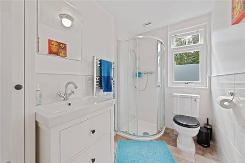 16 Clifton Road, London, N22 7XN