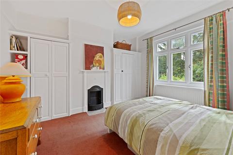 16 Clifton Road, London, N22 7XN