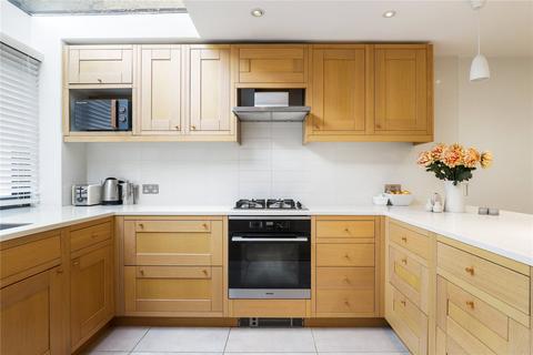 12 Shepherds Close, London, N6 5AG