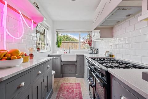 212 Alexandra Road, London, N10 2ES