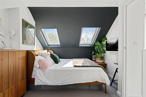 212 Alexandra Road, London, N10 2ES