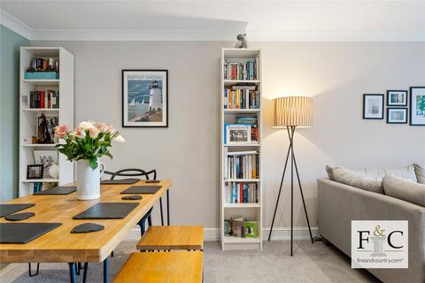 37 Ridgeway Gardens, London, N6 5XR