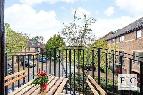 37 Ridgeway Gardens, London, N6 5XR