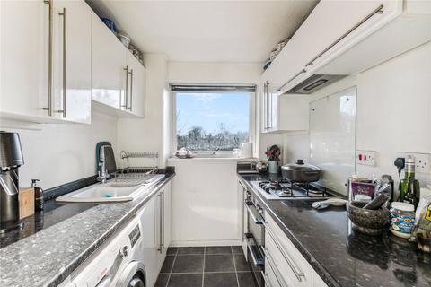 1 bedroom apartment for sale, Chivalry Road, SW11