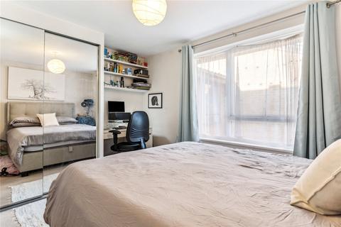 1 bedroom apartment for sale, Chivalry Road, SW11