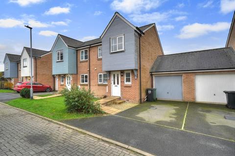 35 Kingdon Avenue, South Molton, EX36 4GJ