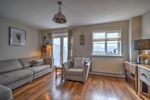 35 Kingdon Avenue, South Molton, EX36 4GJ
