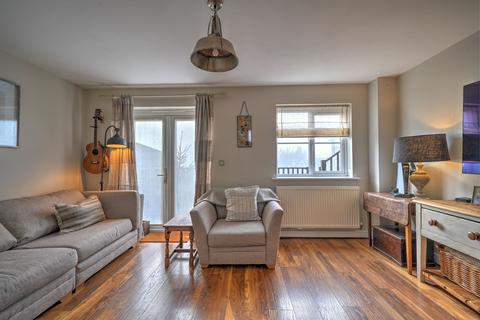 35 Kingdon Avenue, South Molton, EX36 4GJ