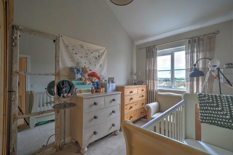35 Kingdon Avenue, South Molton, EX36 4GJ