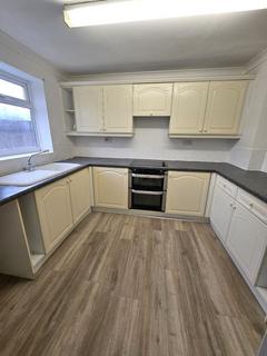 2 bedroom flat to rent, Agincourt, Hebburn