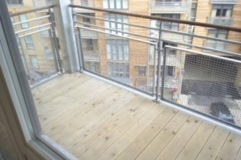 3 bedroom flat to rent, Upper Clapton, London E5