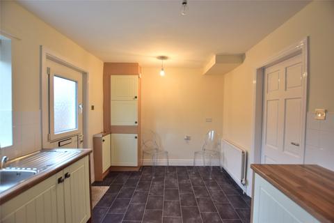 2 bedroom terraced house to rent, Manor Avenue, Newburn, NE15