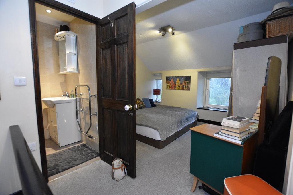 Bedroom/Shower Room