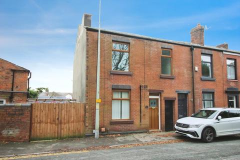 3 bedroom end of terrace house to rent, Carr Lane, Lancashire PR7