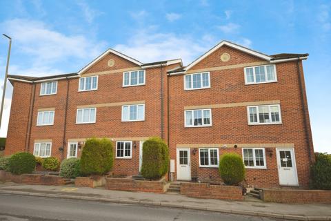 3 bedroom terraced house to rent, Bolsover Road, Chesterfield S43