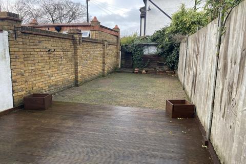 12 Lawrence Hill Road, Dartford, DA1 3AG