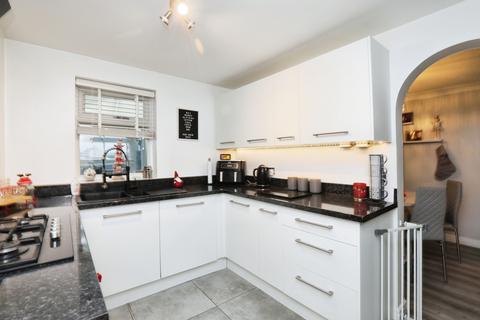 7 Hunters Close, Dinnington, Sheffield, S25 2TN
